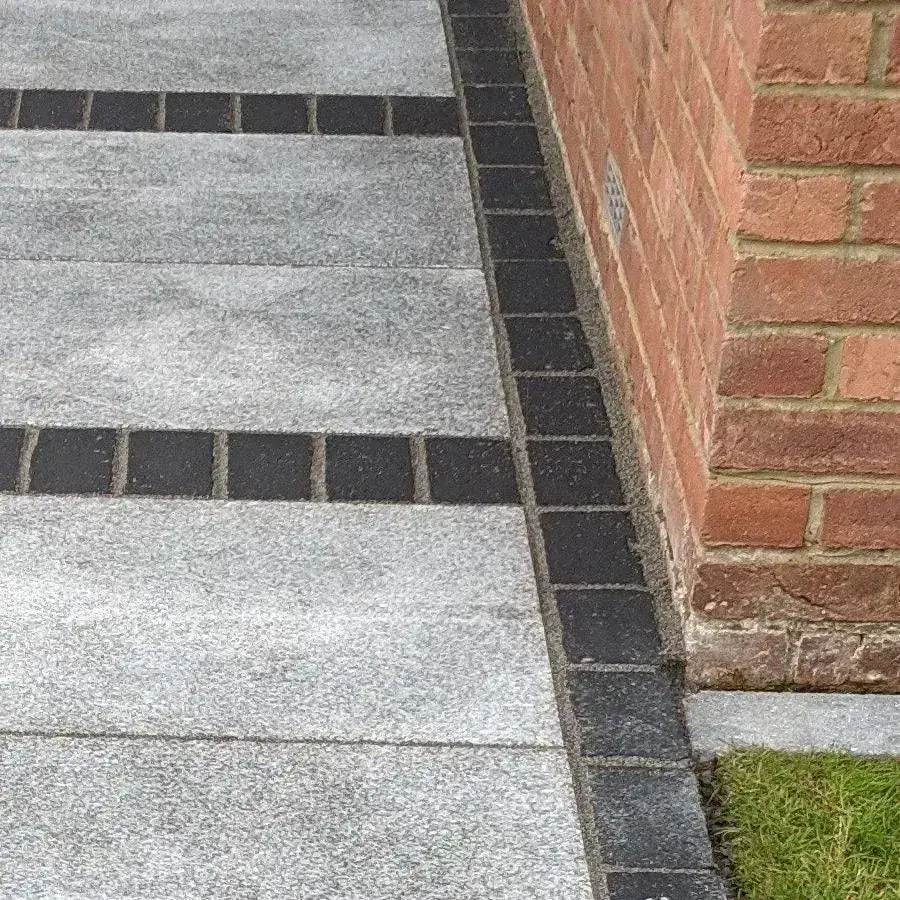 Black Limestone Cobbles and Setts 100x100x50 From £42.59/m2 - Image 4