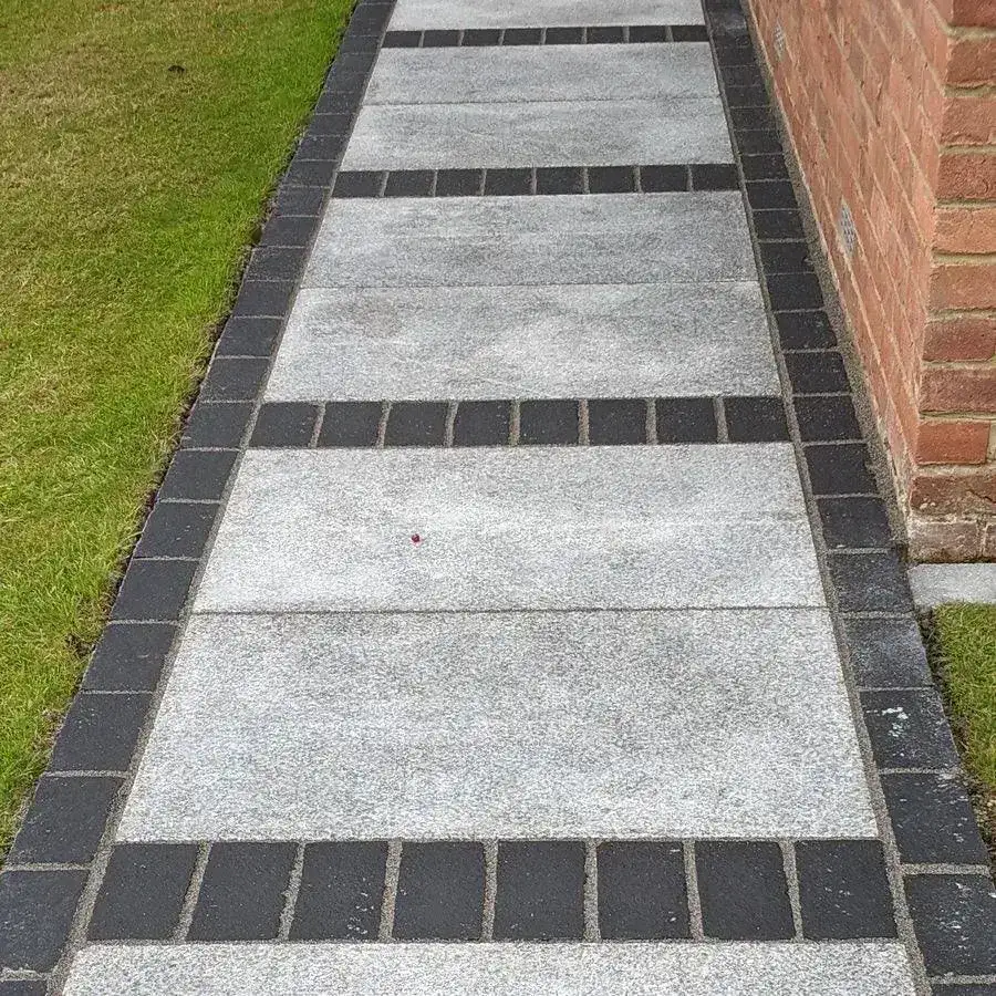 Black Limestone Cobble Setts 200x100x50 From £42.59/m2 - Image 3
