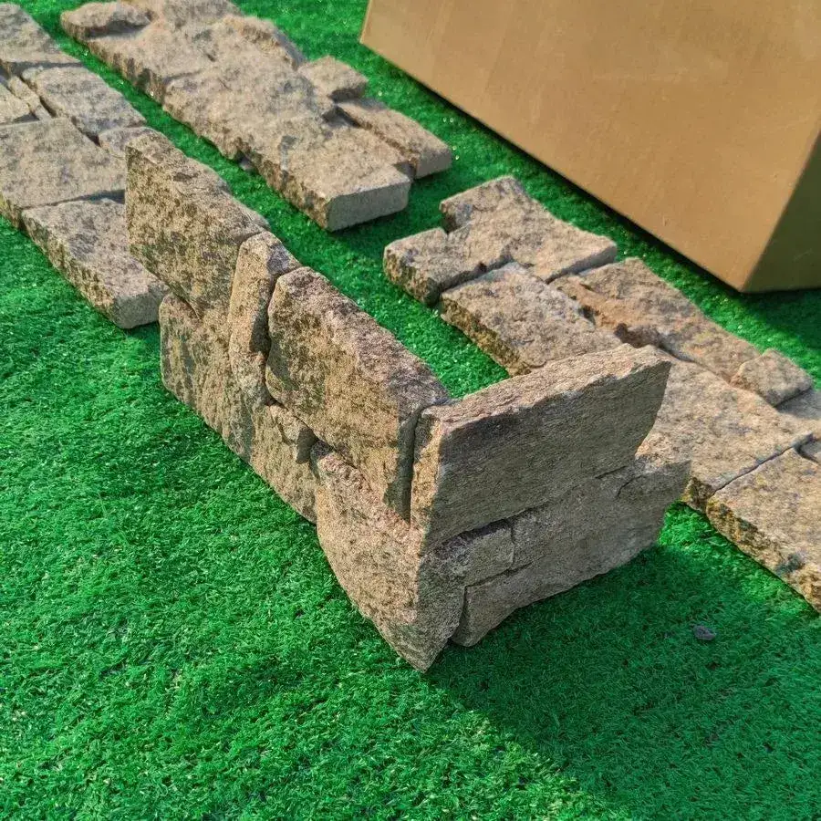 Stone Cladding Yellow Gneiss Z Tiles Clad Panels 550 x 200 From £48.99/m2 - Image 3