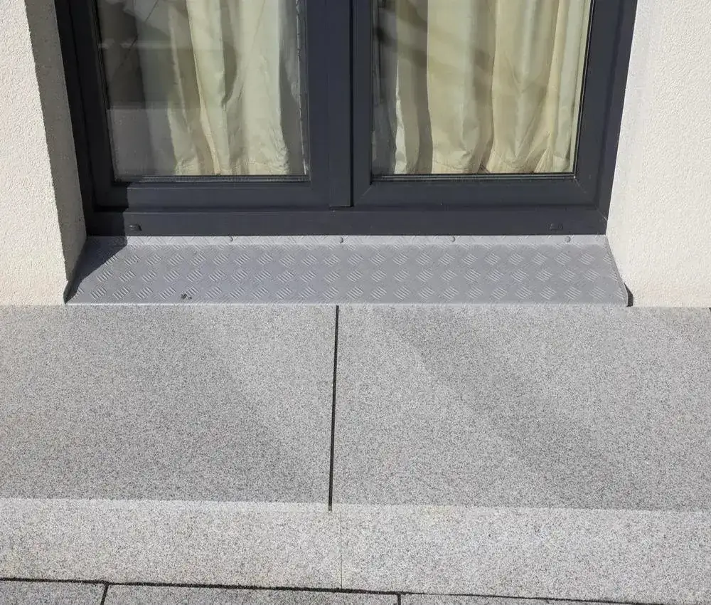 Silver Grey Granite Paving Slabs 900x600x25mm From £28.39/m2 - Image 4