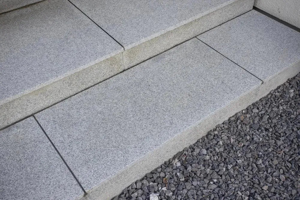 Silver Grey Granite Paving Slabs 900x600x25mm From £28.39/m2 - Image 5