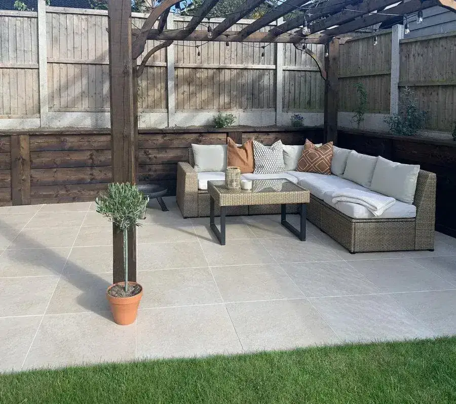 Hammerstone Beige Porcelain Paving Tiles 600x600x20 £20.79/m2 - Image 4