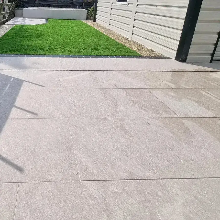 Quartz Grey Porcelain Paving Slabs 900x600x20 From £18.89/m2 - Image 3