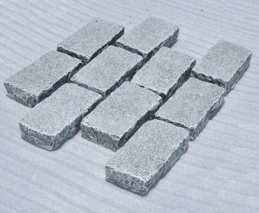 Tandur Grey Limestone Cobbles Setts Tumbled 200x100x50 From £48.00/m2 - Image 5