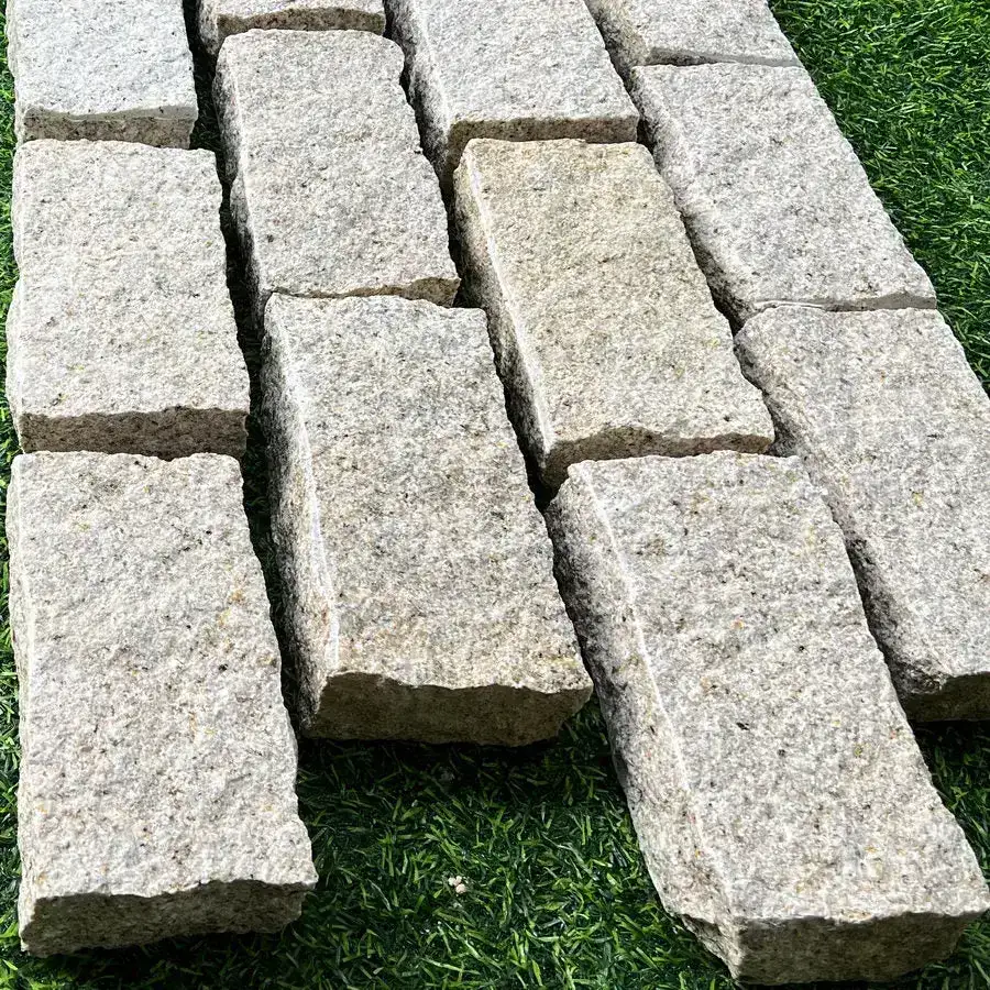 Granite Setts Cobbles Yellow Cropped 200x100x50 From £48.99/m2 - Image 3