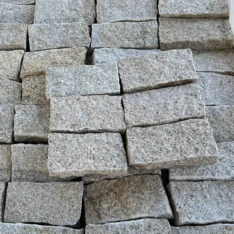 Granite Setts Cobbles Yellow Cropped 200x100x50 From £48.99/m2 - Image 4