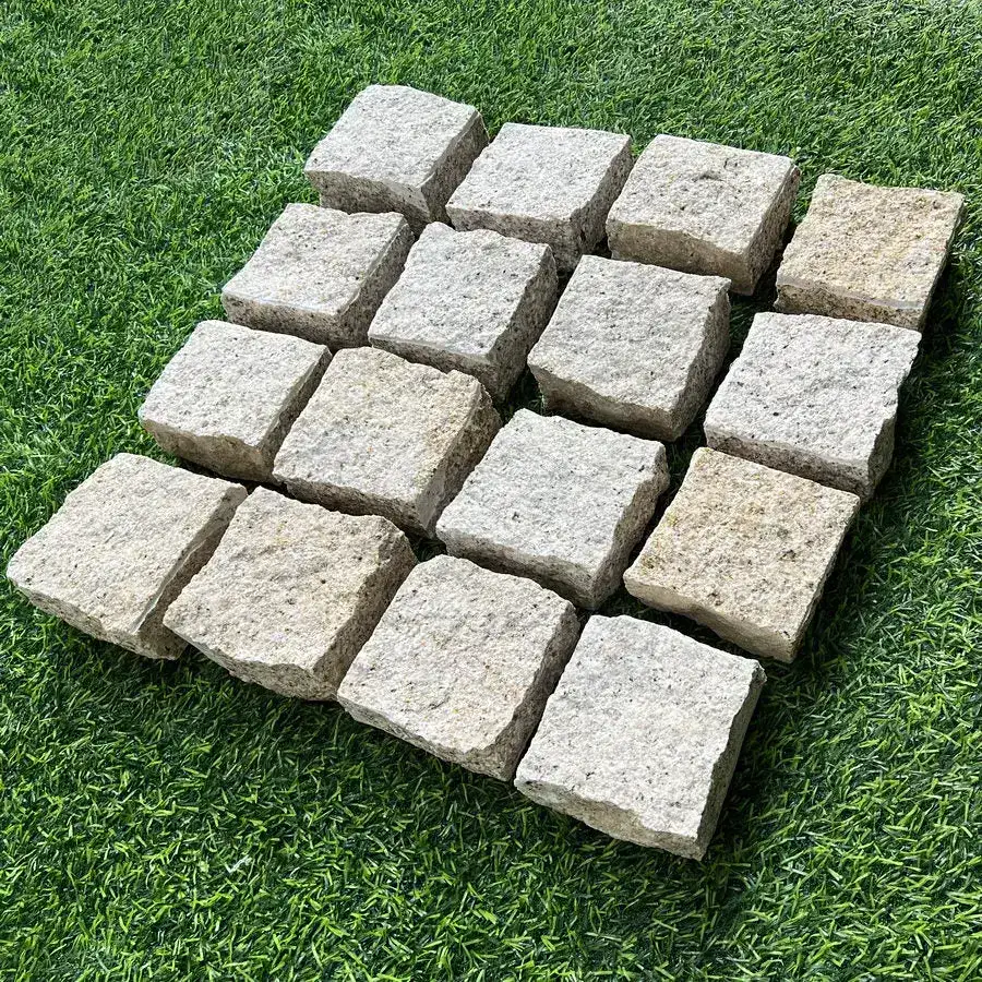 Granite Setts Cropped Yellow Gold 100x100x50 From £48.99/m2 - Image 3